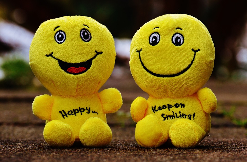 2 glade smiley-mænd