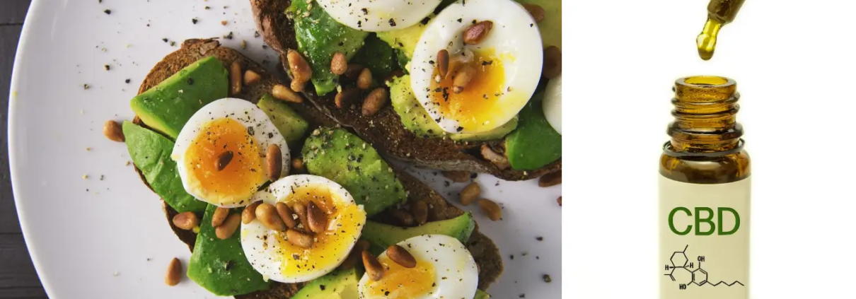 Avocado og æg på toast