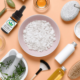 The Real CBD skønhedsprodukter på en bordplade med andre ting