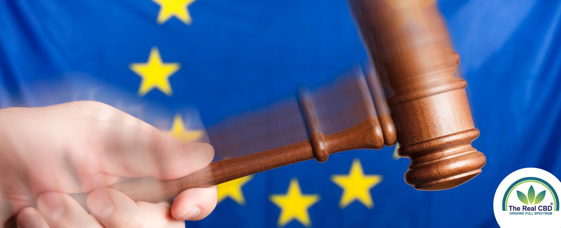 Dommerens hammer over det europæiske flag