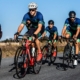Cykelryttere på åben landevej