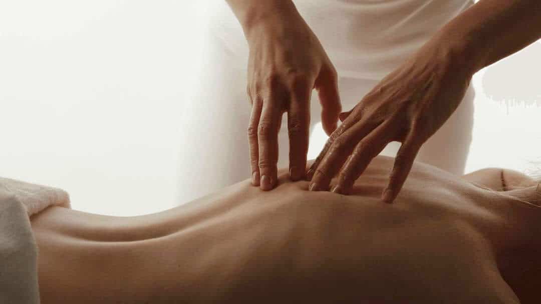 Massage with CBD oil