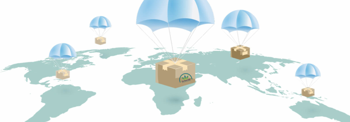 Cajas con paracaídas volando sobre el globo