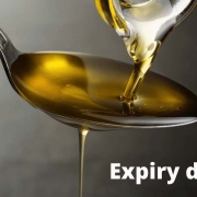 The-Real-CBD-blog-Caduca-el-aceite-de-CBD Aceite derramado sobre una cuchara
