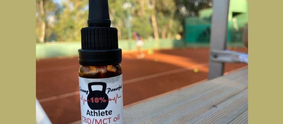 18% de aceite de CBD en una pista de tenis