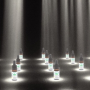 Las botellas de CBD Real en el candelero del escenario