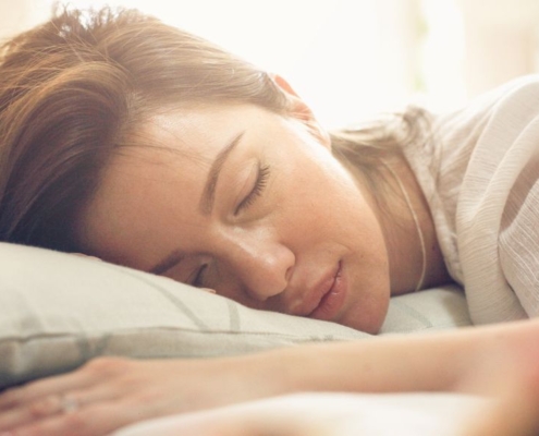 Mujer durmiendo profundamente