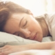 Mujer durmiendo profundamente