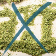 The-Real-CBD-Blog-Cómo se elimina el THC del aceite de CBD aceite de cáñamo THC cruzado escrito en biomasa de cáñamo