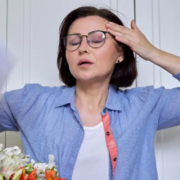 The-Real-CBD-Blog-es-eficaz-el-CBD-contra-los-sofocos Mujer con sofoco