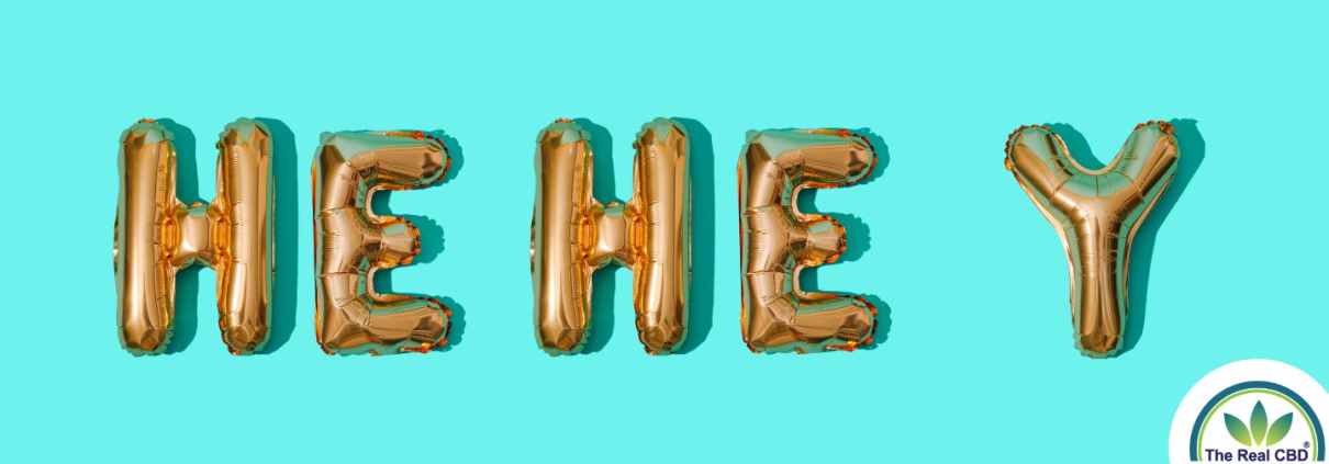 HE HE Y escrito con globos de oro