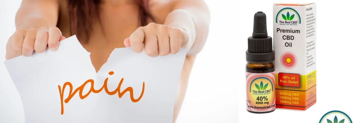 Mujer escribiendo un papel con la palabra DOLOR