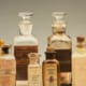 Antieke cannabis medicinale flessen