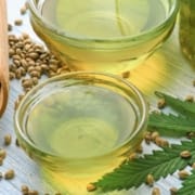 Le vrai blogue de la SCB - Huile de graines de chanvre oméga-3 Présentation des graines de chanvre et de l'huile de chanvre