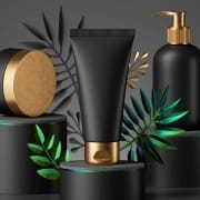 The-Real-CBD-Blog-hoe-start-je-privรฉ-CBD-label-in-europa Zwart met gouden staaltjes van schoonheidsproducten