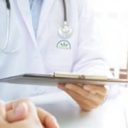 The-Real-CBD-Blog-best-time-to-take-CBD Doctor advising a patient