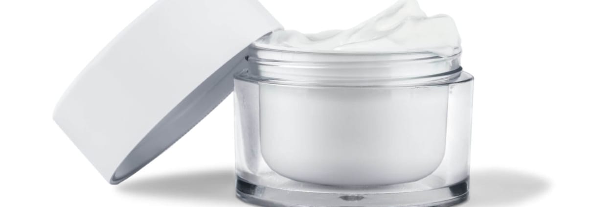 Catégorie de produits Soins de la peau Bocal avec crème blanche gros plan